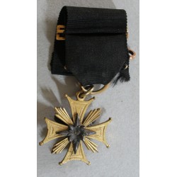 Médaille Décoration Ordre du St Esprit avec colombe?