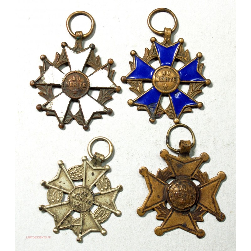 Médailles "au mérite" 4 différentes, lartdesgents.fr Avignon