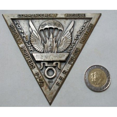 Médaille plaque triangle CAE 2° R.E.P  S.E.R Police Militaire