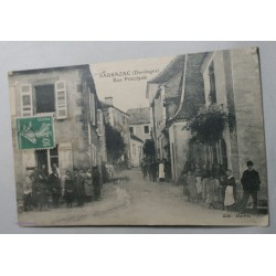 CPA - (Dordogne 24) SARRAZAC - Rue Principale (Animée), lartdesgents.fr
