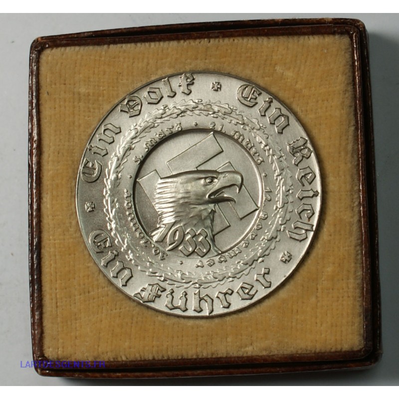 Germany: IIIe Reich Médaille Adolf Hitler 1933, lartdesgents.fr