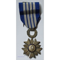 Ordre du Mérite des Arts et Métiers. 1948, lartdesgents.fr