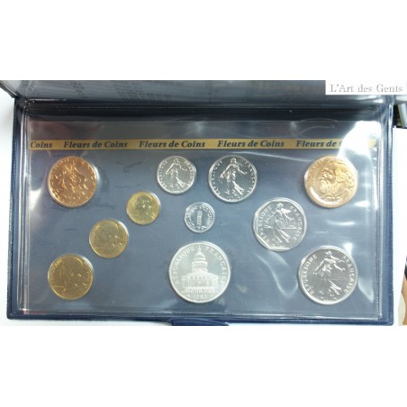 Coffret FRANCE 1982 Fleur de Coin FDC, lartdesgents.fr