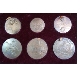 Ancien Coffret en velour avec 6 Médailles SNCF Cheminots, envoi France uniquement