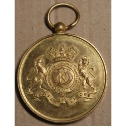 Médaille "VICTORIA REGINA" exposition des lauréats de France - Londres 1888, (3) lartdesgents.fr