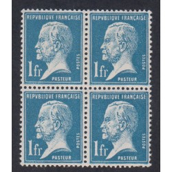 Bloc de 4 timbres n°179 1f. bleu Pasteur Neufs** Signés lartdesgents.fr
