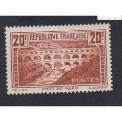 Timbre France N°262- 20 f. Pont du Gard - Neuf Regommé - cote 325 Euros - lartdesgents