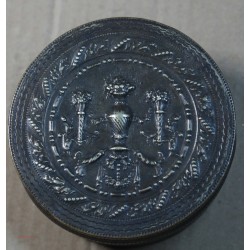 Vintage boîte pilules métal argenté, signée Frainier