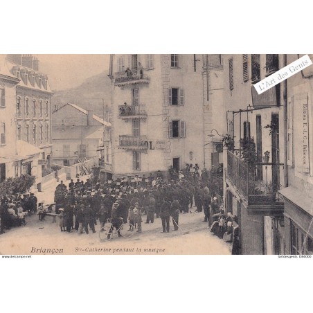 CPA 05- rare Briançon Ste Catherine pendant la musique D006