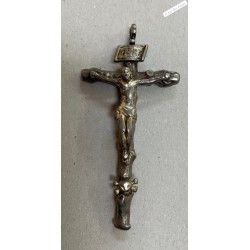 Croix religieuse artisanale en argent Jésus Christ (tête de mort), lartdesgents.fr