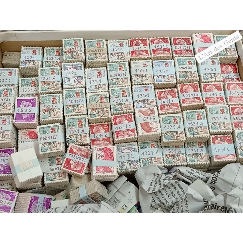 215 BOTTES DE 100 Timbres année 50/60 N°1331 à vérifierenvoi uniquement en France,lartdesgents.fr