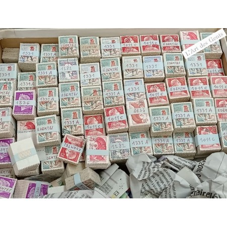 215 BOTTES DE 100 Timbres année 50/60 N°1331 à vérifierenvoi uniquement en France,lartdesgents.fr