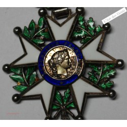Ancienne médaille de l'ordre français légion d'honneur en argent émaillé  , lartdesgents.fr