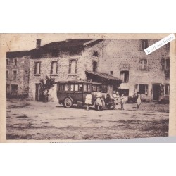 CPA 69 GRANDRIF (PUY-DE-DÔME) L'arrivée de l'autobus, lartdesgents.fr