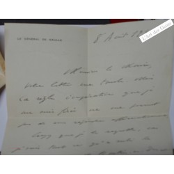 Lettre originale 1946 signée par Gal DE GAULLE au maire de Montier-en-Der (52), lartdesgents.fr