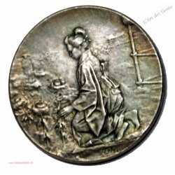 Médaille argent, Japonaise agenouillée,  Horticulture par A.rivet, lartdesgents.fr