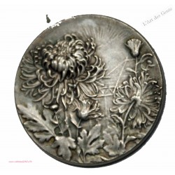 Médaille argent, Japonaise agenouillée,  Horticulture par A.rivet, lartdesgents.fr
